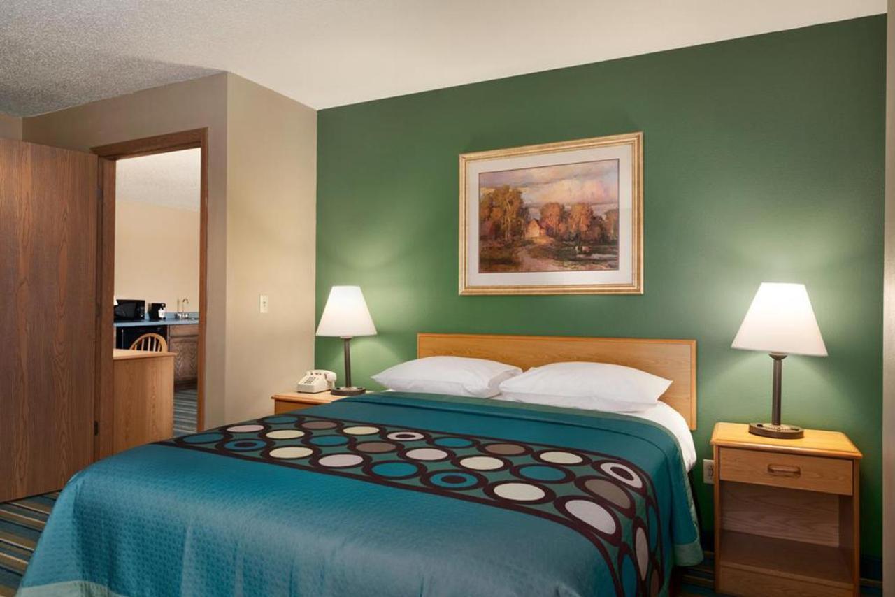 Coratel Inn & Suites By Jasper New Richmond ภายนอก รูปภาพ